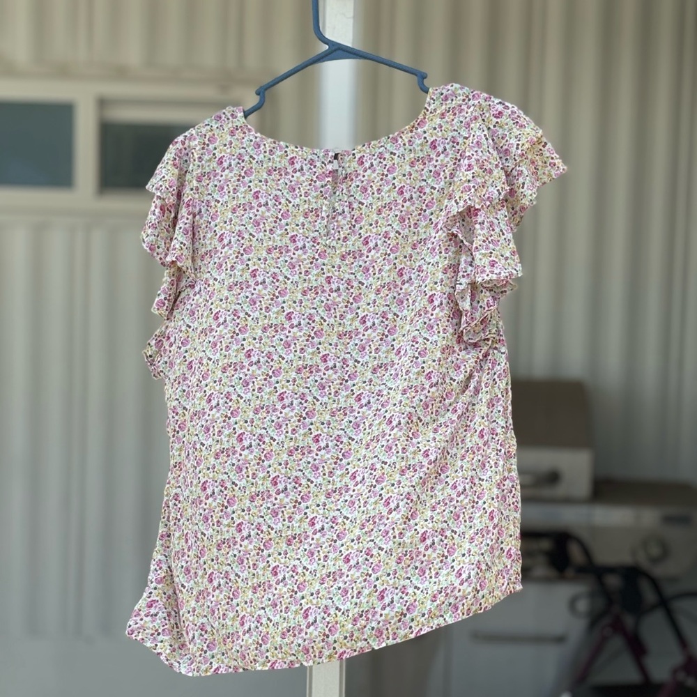 Floral Ruffle Sleeve Blouse - Picture 6 of 9